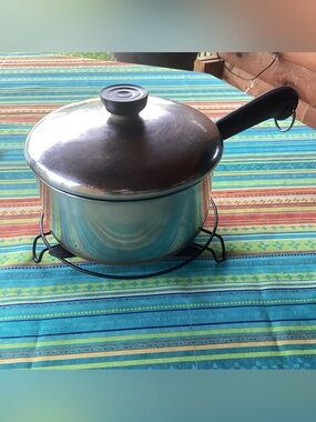 Revere Ware Vintage 2 Quart Pan with Lid - stainless steel with copper bottom